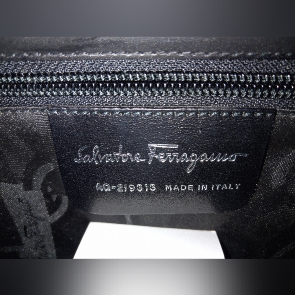 Salvatore Ferragamo, The Nero, Vintage Italian Leather Shoulder Bag - Picture 14 of 16